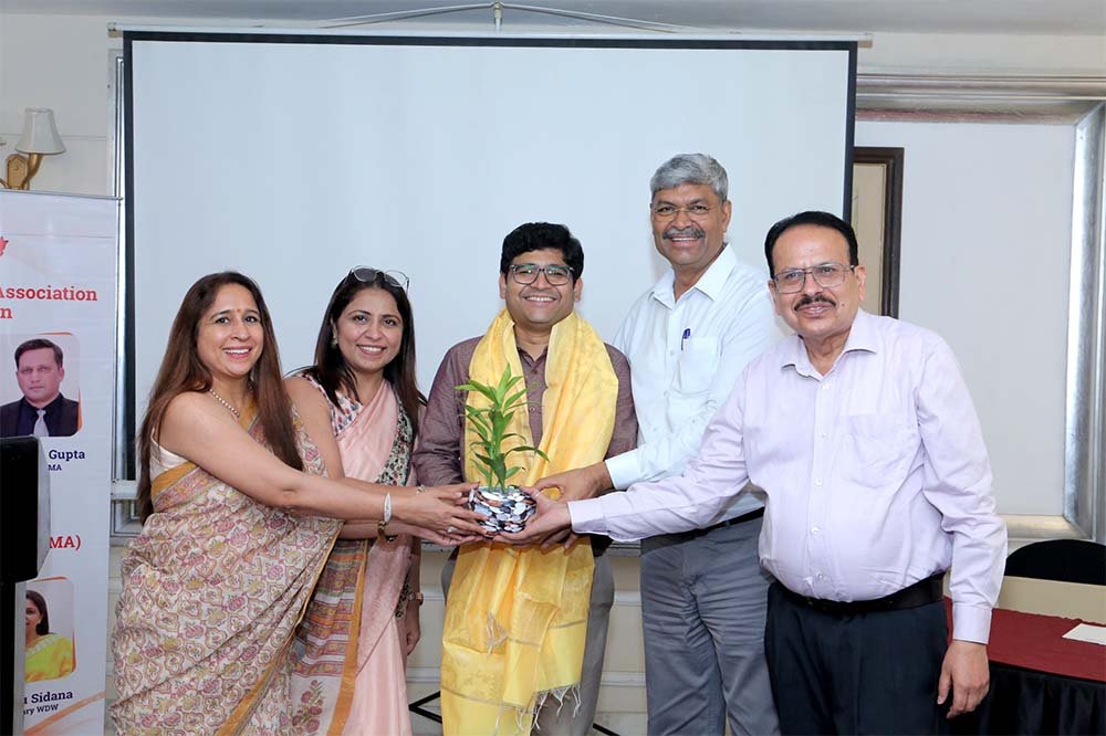 Gallery Dr. Manish Mahajan